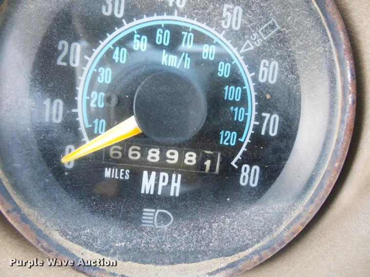 image for item BI9142 1980 Mack water truck