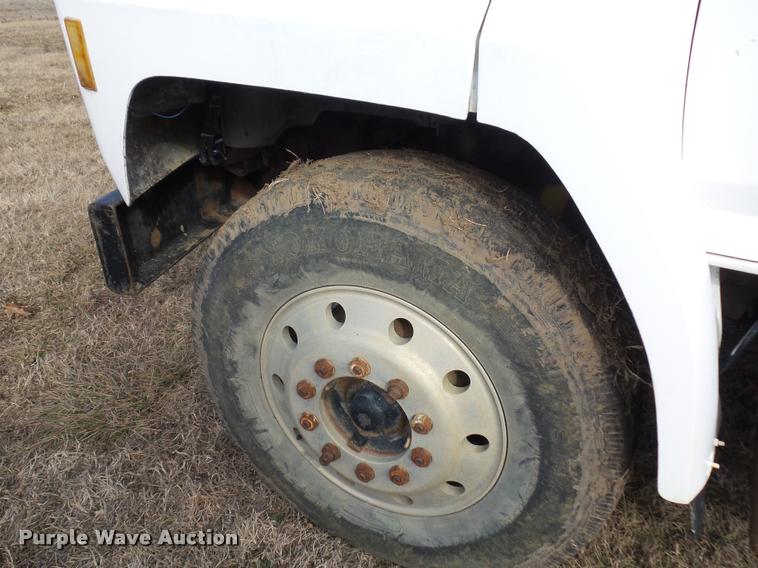 image for item BI9150 1992 Ford F700 water truck