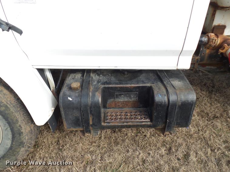 image for item BI9150 1992 Ford F700 water truck
