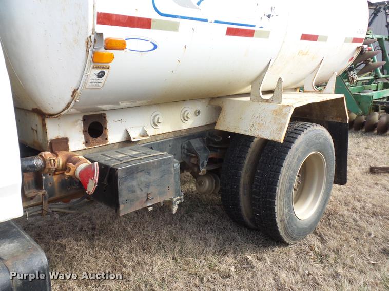 image for item BI9150 1992 Ford F700 water truck