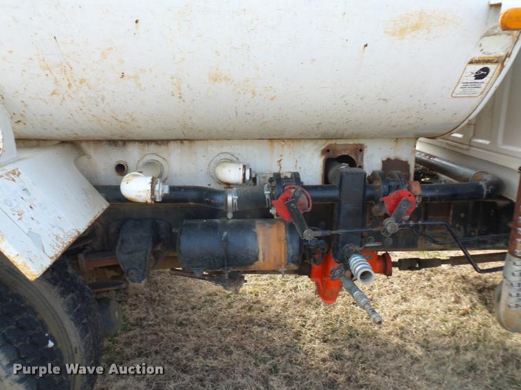 image for item BI9150 1992 Ford F700 water truck