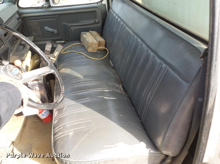 image for item BI9150 1992 Ford F700 water truck