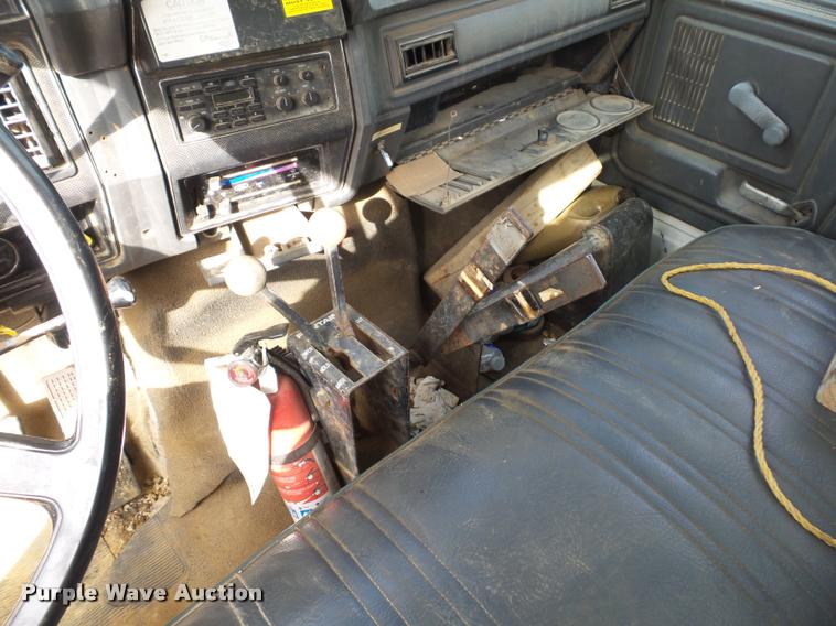 image for item BI9150 1992 Ford F700 water truck