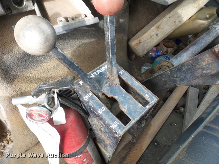 image for item BI9150 1992 Ford F700 water truck