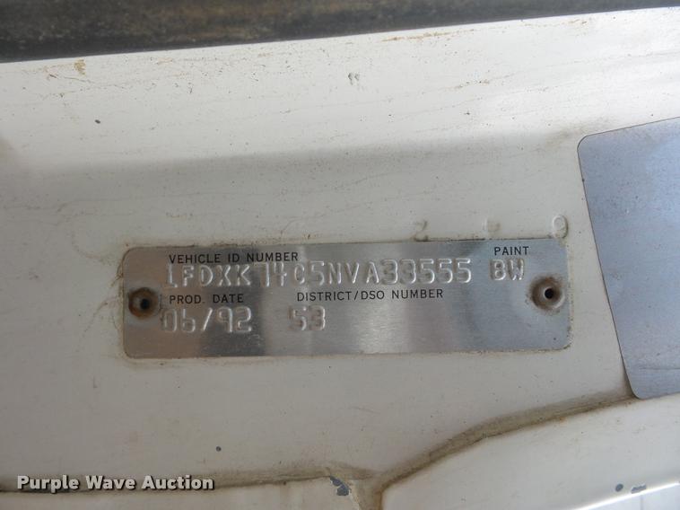 image for item BI9150 1992 Ford F700 water truck