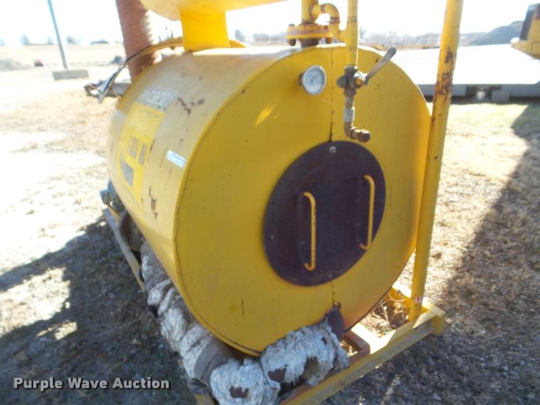 image for item BW9153 CEI 800 oil heater