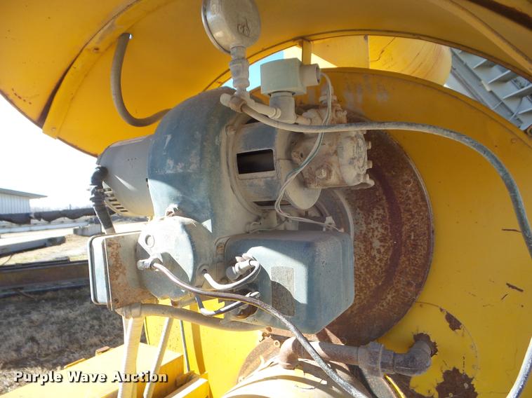 image for item BW9153 CEI 800 oil heater