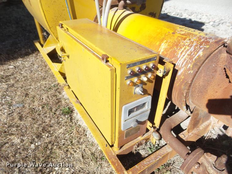 image for item BW9153 CEI 800 oil heater