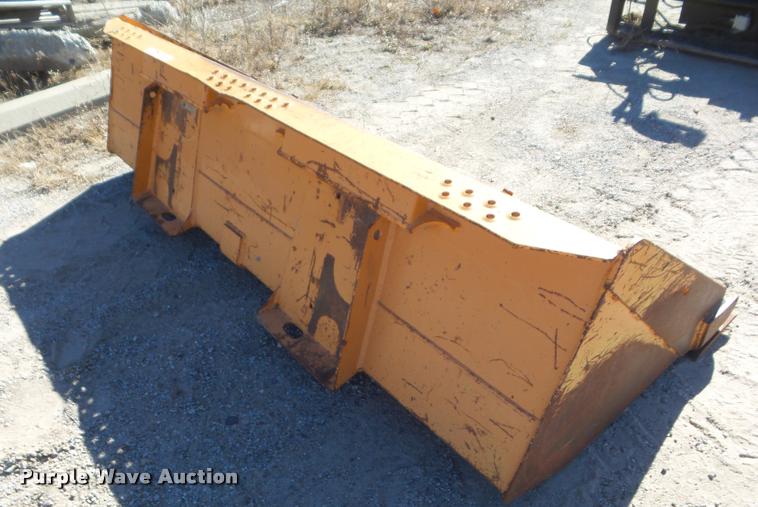 Case skid steer bucket in Saint Joseph, MO Item BW9158 sold Purple Wave