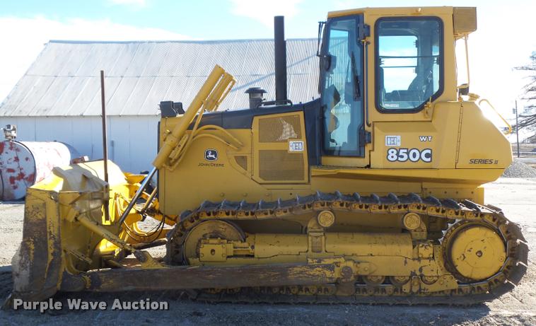 image for item CB9812 2004 John Deere 850C Series II dozer