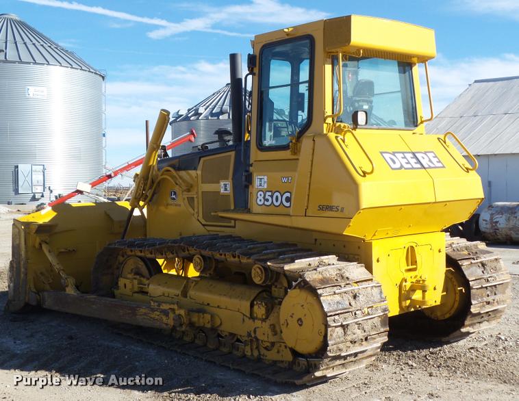image for item CB9812 2004 John Deere 850C Series II dozer