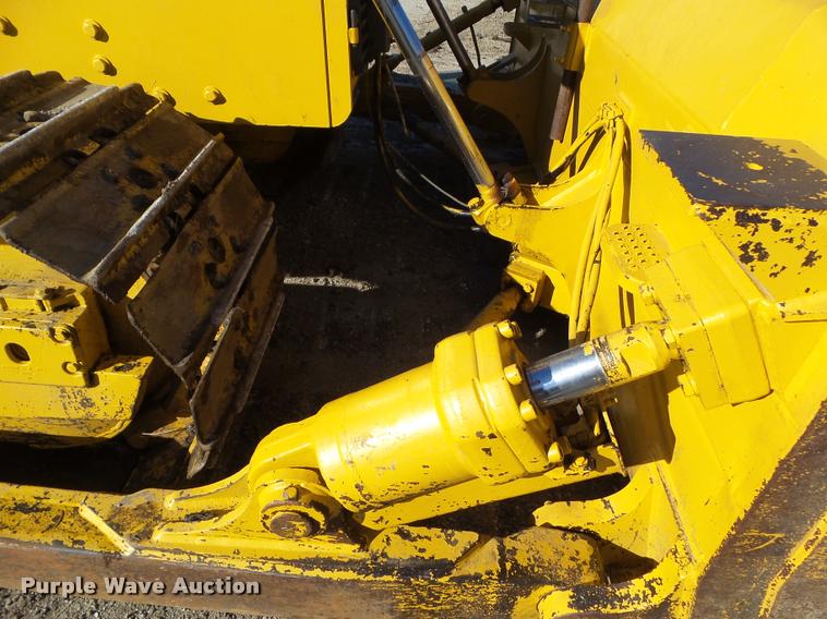 image for item CB9812 2004 John Deere 850C Series II dozer