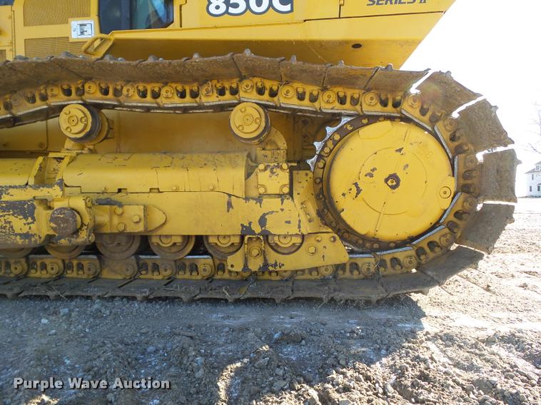 image for item CB9812 2004 John Deere 850C Series II dozer