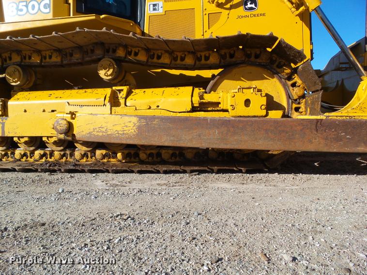 image for item CB9812 2004 John Deere 850C Series II dozer