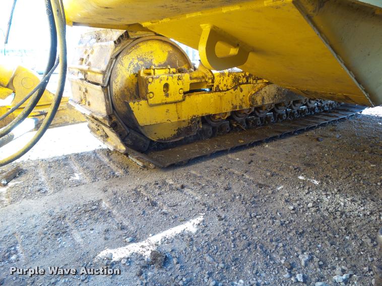 image for item CB9812 2004 John Deere 850C Series II dozer