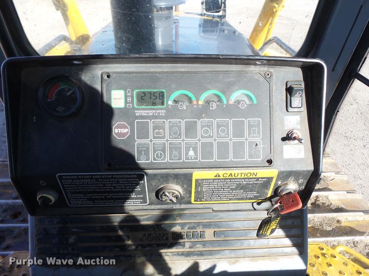 image for item CB9812 2004 John Deere 850C Series II dozer