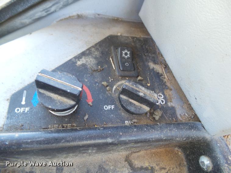 image for item CB9812 2004 John Deere 850C Series II dozer