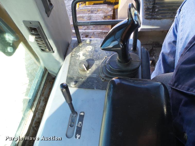 image for item CB9812 2004 John Deere 850C Series II dozer