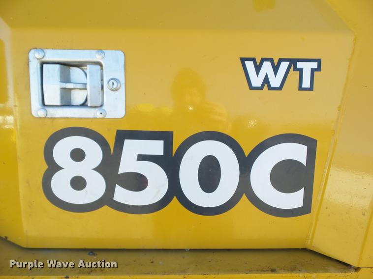 image for item CB9812 2004 John Deere 850C Series II dozer