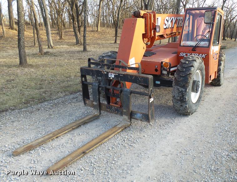 image for item CC9063 1997 Sky Trak 8042 telehandler