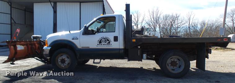 image for item CC9099 2001 Ford F550 Super Duty flat dump bed truck