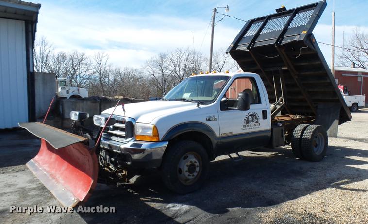 image for item CC9099 2001 Ford F550 Super Duty flat dump bed truck