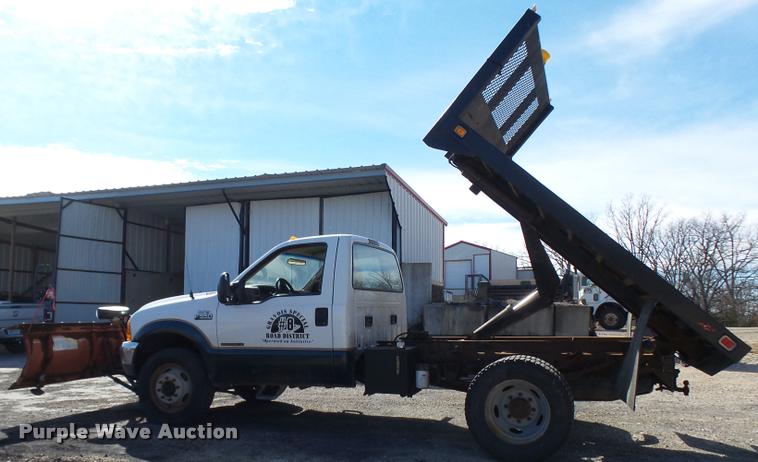 image for item CC9099 2001 Ford F550 Super Duty flat dump bed truck