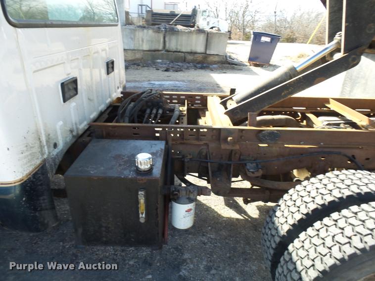 image for item CC9099 2001 Ford F550 Super Duty flat dump bed truck