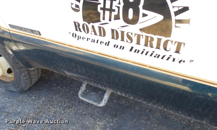 image for item CC9099 2001 Ford F550 Super Duty flat dump bed truck