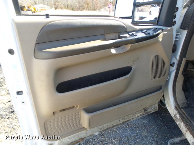 image for item CC9099 2001 Ford F550 Super Duty flat dump bed truck