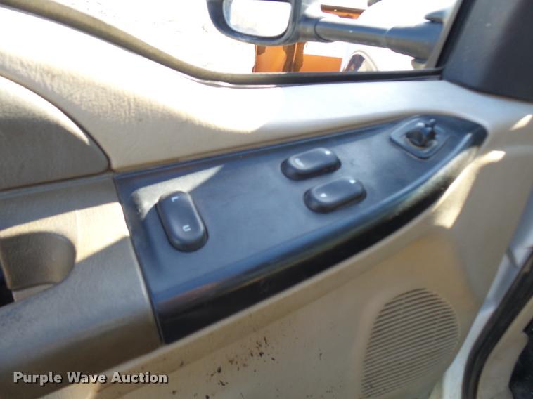 image for item CC9099 2001 Ford F550 Super Duty flat dump bed truck