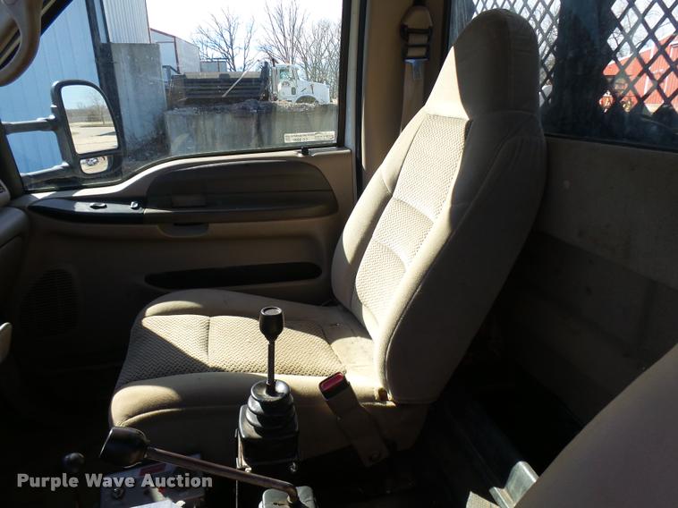 image for item CC9099 2001 Ford F550 Super Duty flat dump bed truck