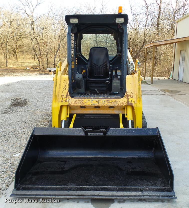 image for item CC9101 2011 Gehl CTL65 skid steer