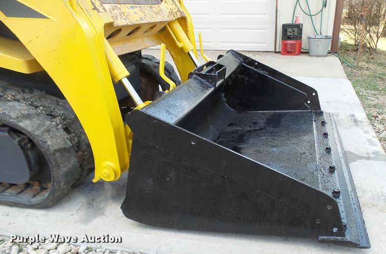 image for item CC9101 2011 Gehl CTL65 skid steer