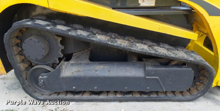 image for item CC9101 2011 Gehl CTL65 skid steer