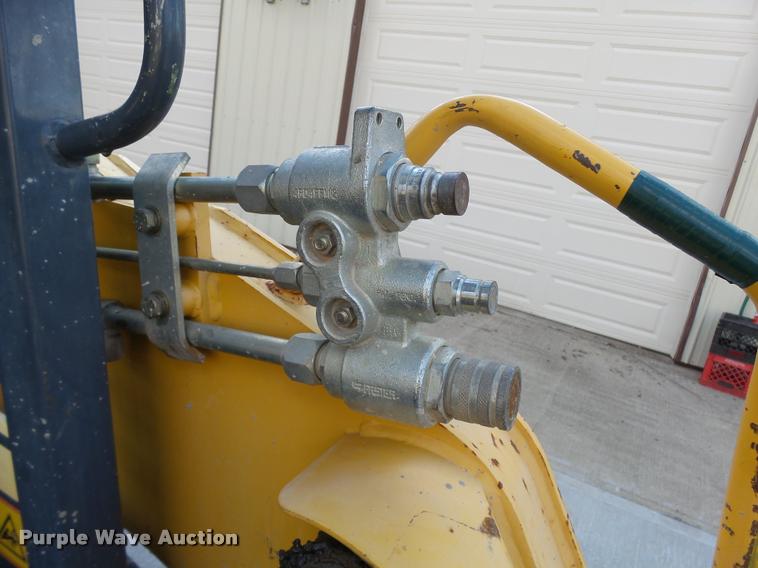 image for item CC9101 2011 Gehl CTL65 skid steer