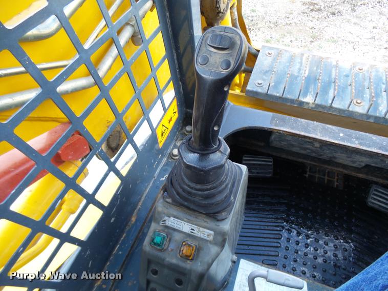 image for item CC9101 2011 Gehl CTL65 skid steer