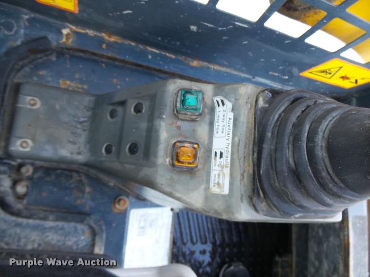 image for item CC9101 2011 Gehl CTL65 skid steer