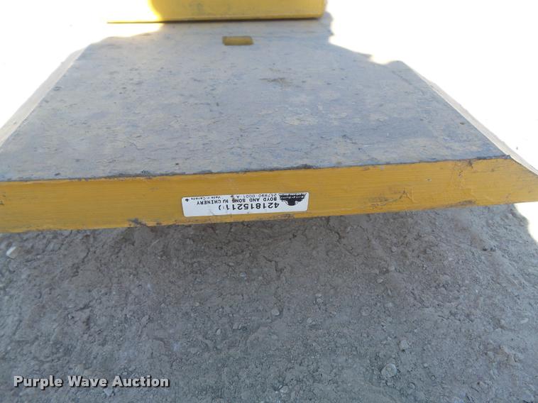 image for item CC9536 (5) Komatsu WA450 wheel loader cutting edges