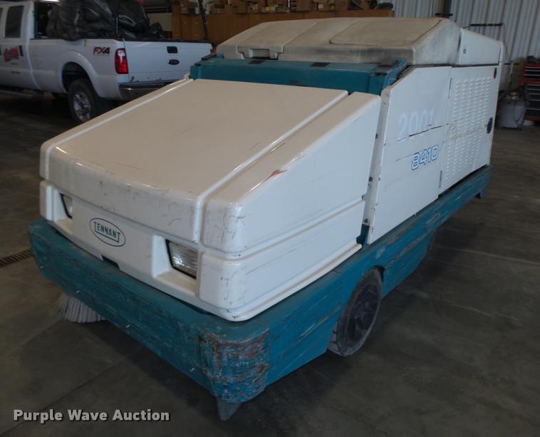 image for item DA0547 Tennant 8410 sweeper scrubber