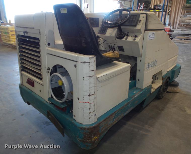 image for item DA0547 Tennant 8410 sweeper scrubber