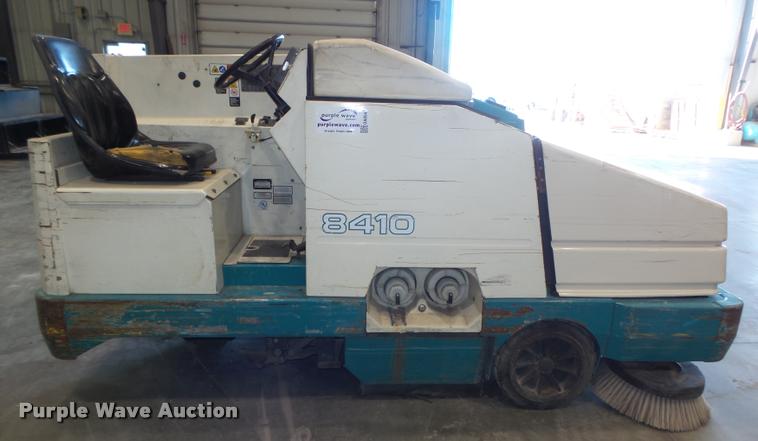 image for item DA0547 Tennant 8410 sweeper scrubber
