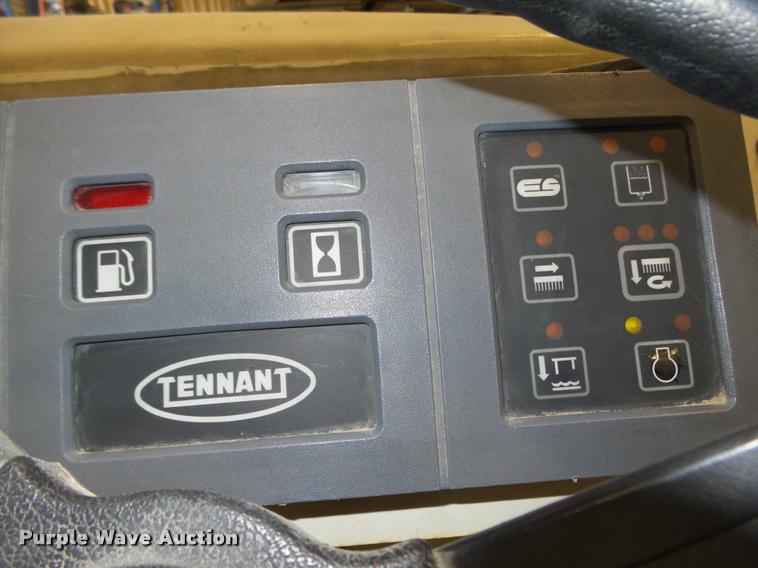 image for item DA0547 Tennant 8410 sweeper scrubber