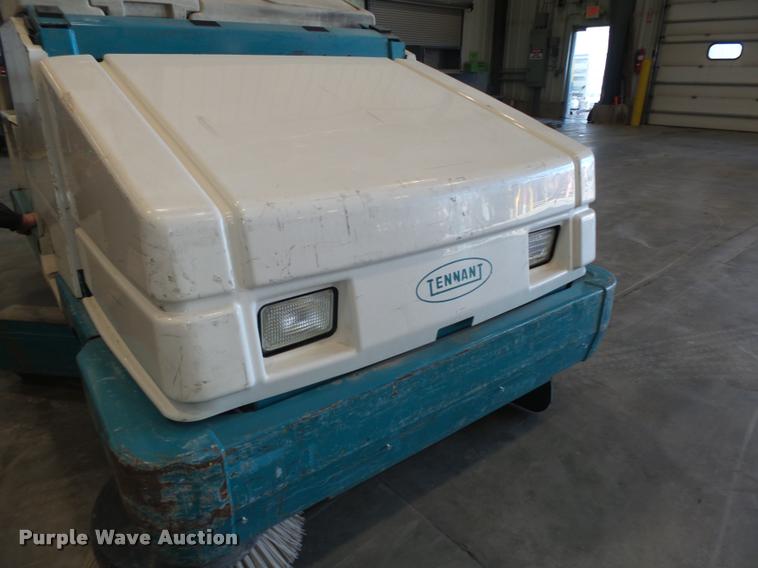 image for item DA0547 Tennant 8410 sweeper scrubber