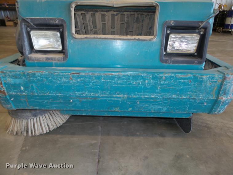 image for item DA0547 Tennant 8410 sweeper scrubber