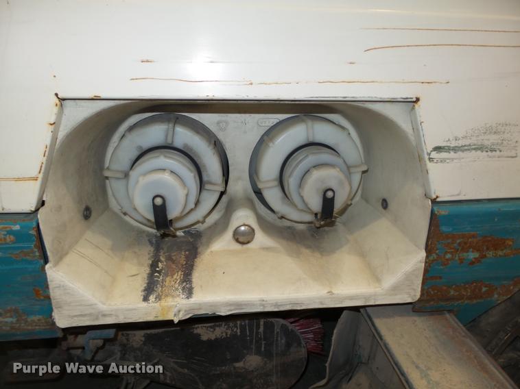 image for item DA0547 Tennant 8410 sweeper scrubber