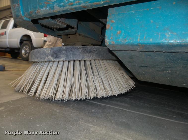 image for item DA0547 Tennant 8410 sweeper scrubber