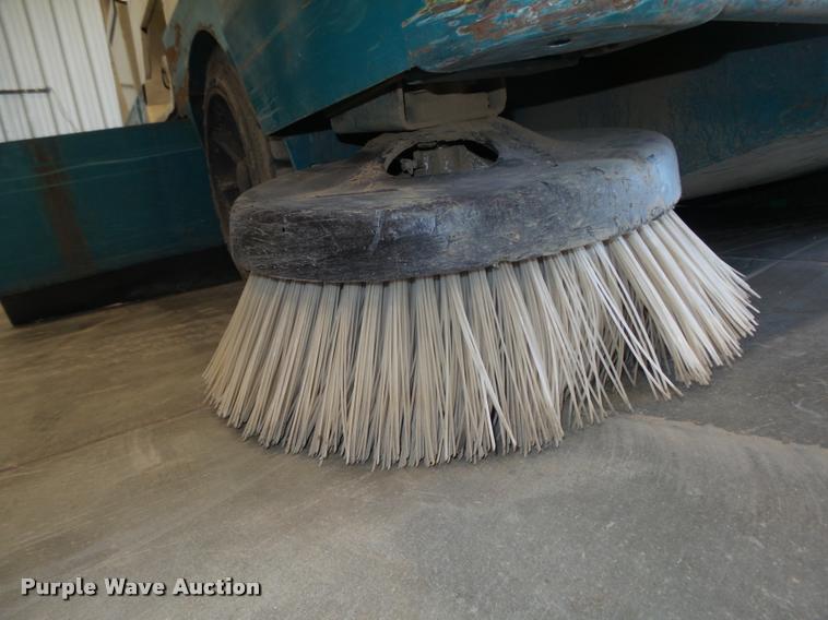 image for item DA0547 Tennant 8410 sweeper scrubber