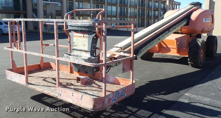 image for item DA3324 1999 JLG 600S boom lift