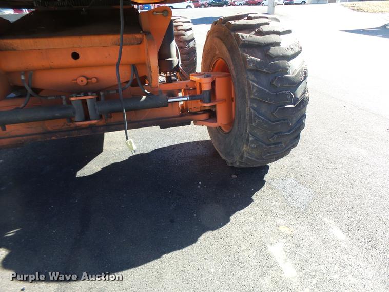 image for item DA3324 1999 JLG 600S boom lift